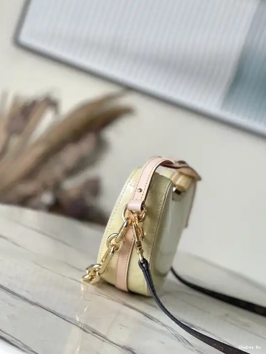 Croissant LOUIS PM VUITTON 0613